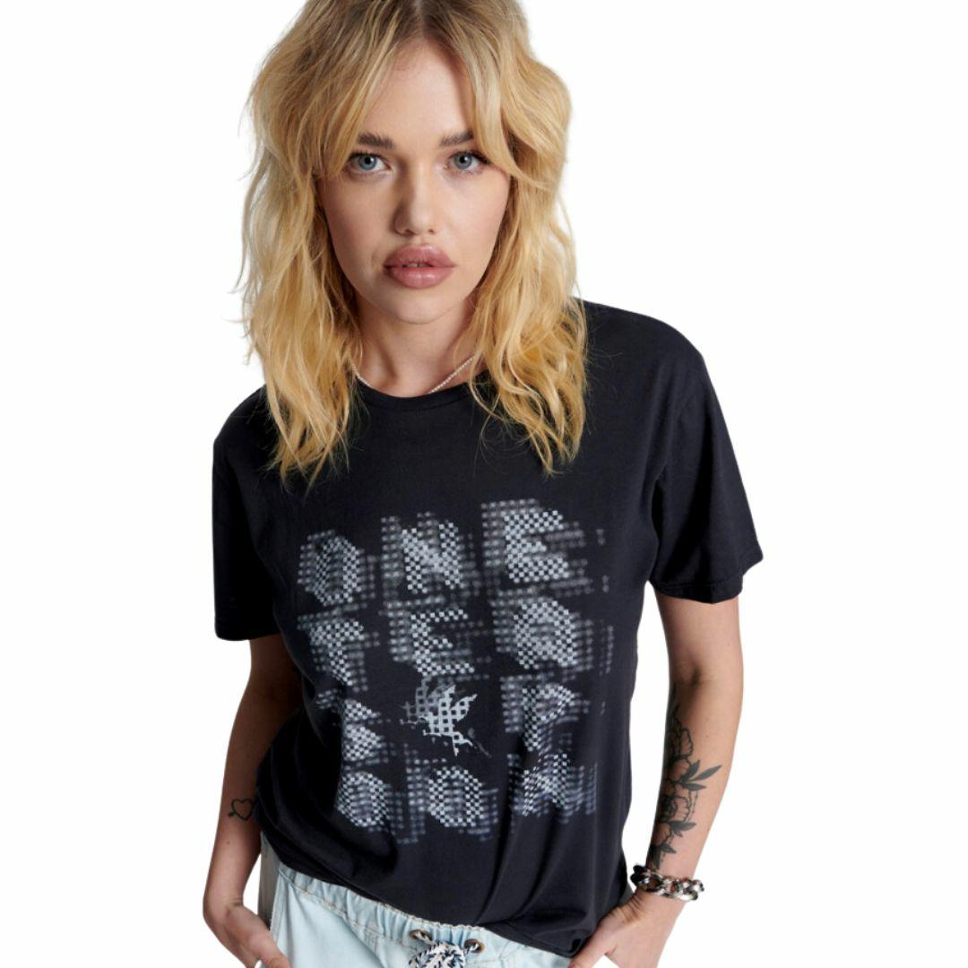 Poster Print Crew Tee Womens Tops Colour is Blk